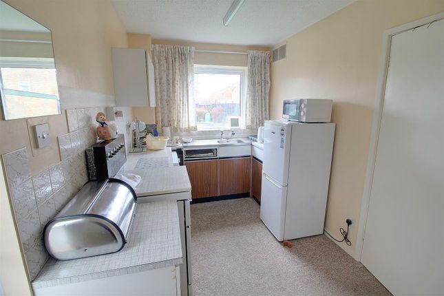 26, Oak Way, Gloucester photo 4