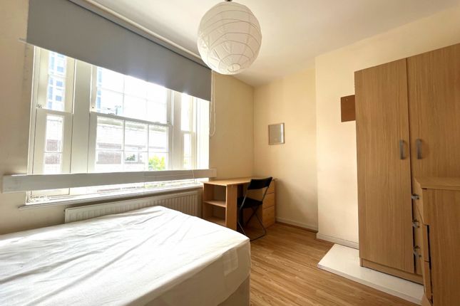 Flat to rent in Chalton Street, Euston