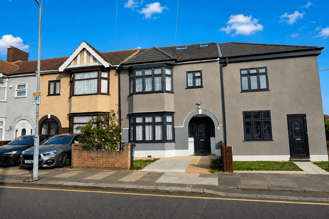 20 Homefield Avenue, ILFORD photo 2