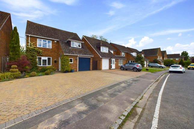 Thumbnail Detached house for sale in Roblin Close, Stoke Mandeville