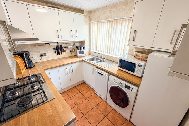 7, Thetford Close, Corby photo 3