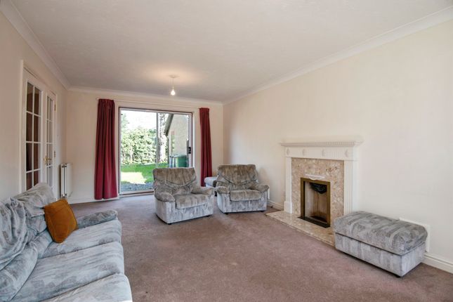 6, Garden End, Royston photo 3