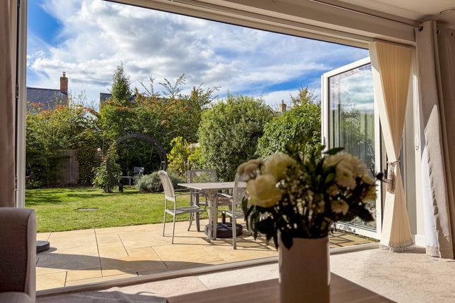 15, Strawberry Avenue, Manningtree photo 2