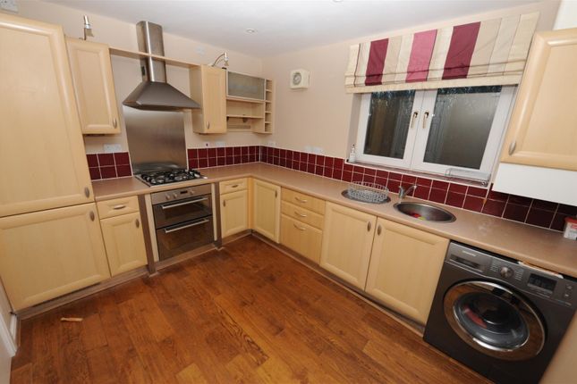 62, Javelin Close, Bradford photo 3