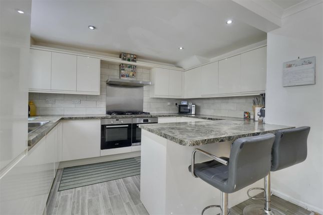 11, Salet Way, Waterlooville photo 3