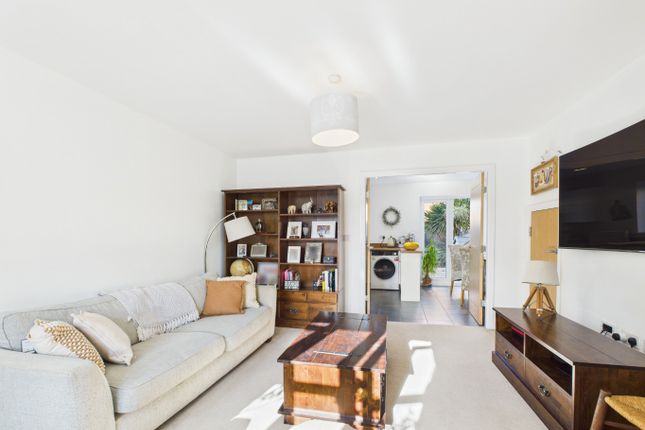 6 Snowden Close, Beverley, East Riding Of Yorkshire photo 3