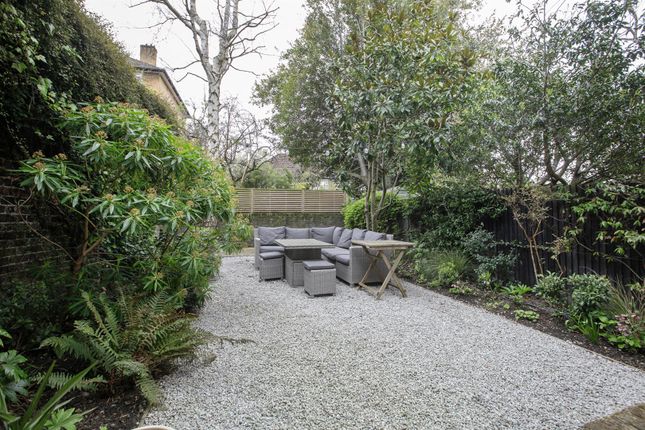 92, Camberwell Grove, London photo 2