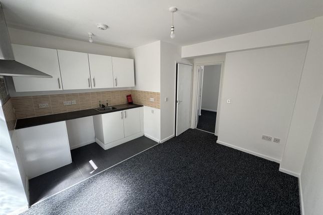 75B, High Street, Cinderford photo 4