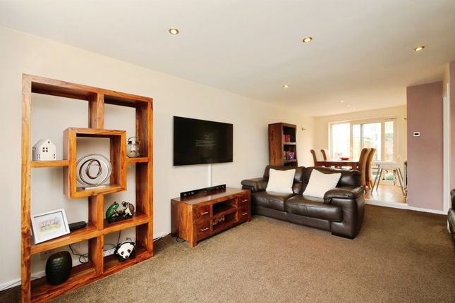 153, Windsor Drive, York photo 2