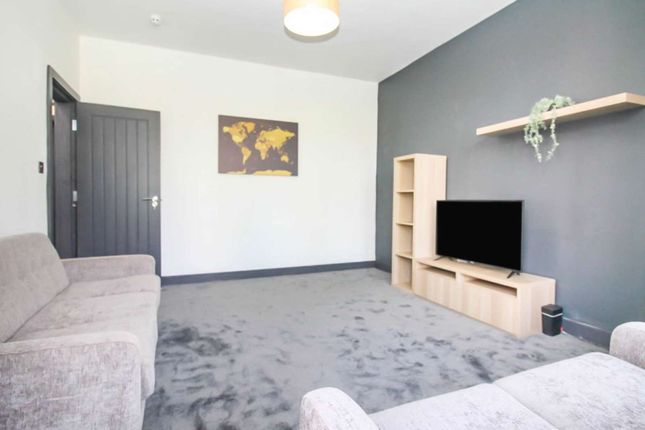 20, Springfield Mount, Leeds photo 5