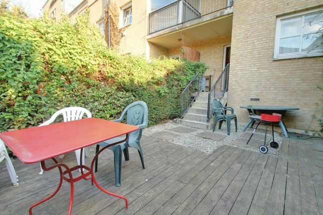 Room 4, 9, Royal Court, London photo 5