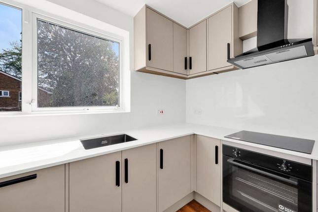 99 Lonsdale Drive, Enfield photo 4