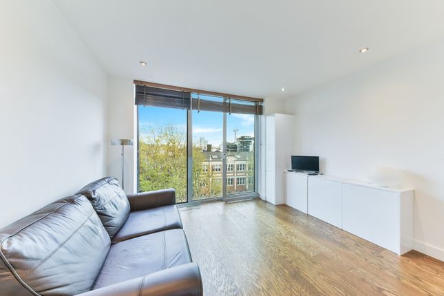 Thumbnail Flat to rent in Maltings Place, Tower Bridge Road, London