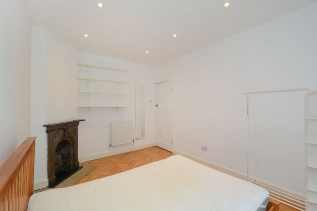 Flat for sale in Neptune House, Moodkee Street