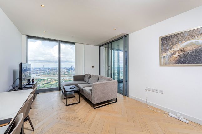 Flat to rent in Landmark Pinnacle, Canary Wharf
