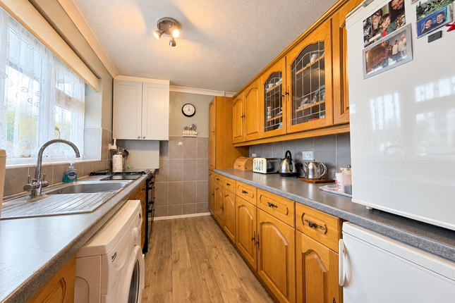 16, Ballens Road, Chatham photo 2