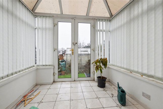 203, Leeds Road, Leeds photo 4