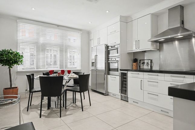 Flat Flat 16, Parkside, Knightsbridge, London photo 4