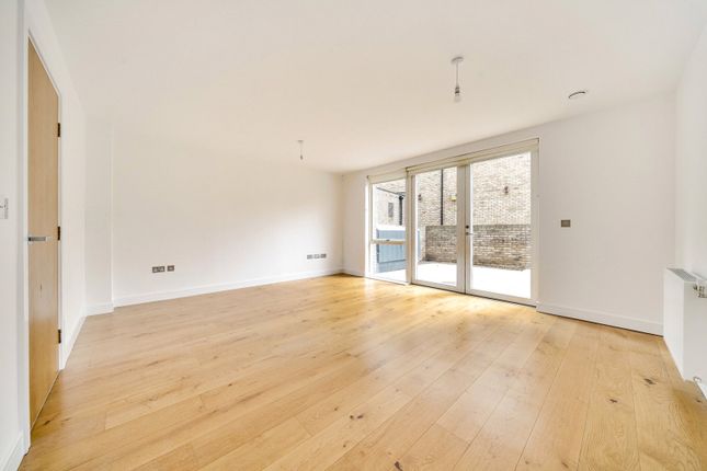 Flat 4, Severin Court,, East Street, London photo 3