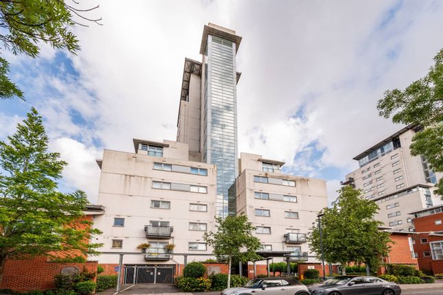 2-bed flat on Sark Tower, Thamesmead, £260,000