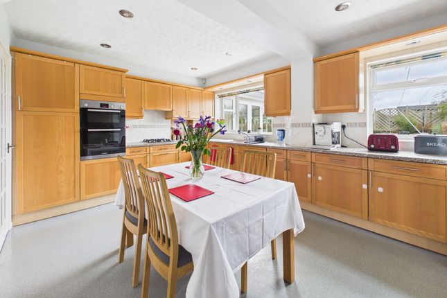 4 Lyndhurst Close, Cambridge photo 3