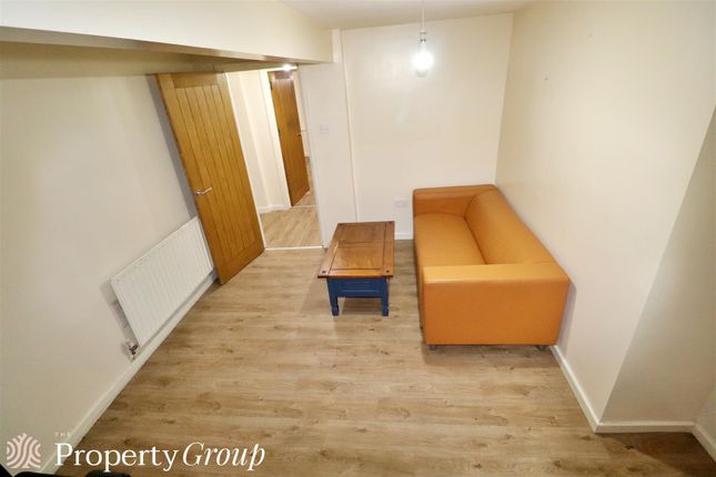 23, Stoke Green Flat 3, Coventry photo 5