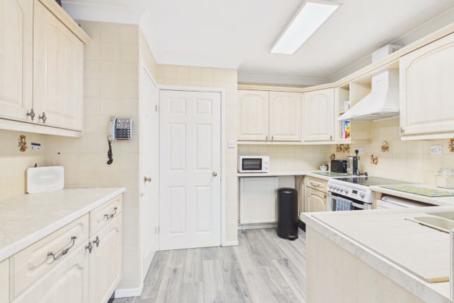 1 Winchester Close, Hull, East Riding of Yorkshire photo 3