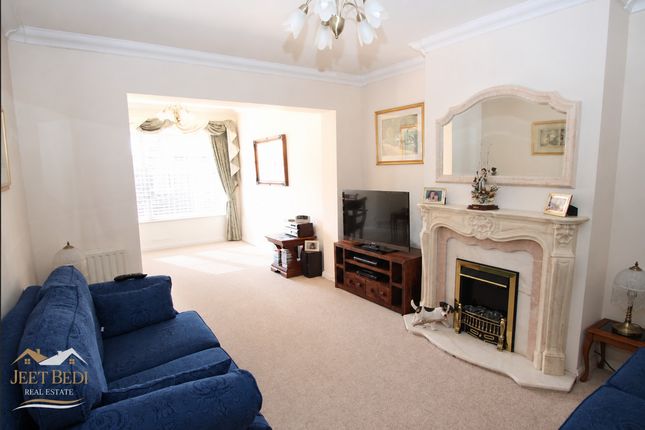 Montrose Close, Ashford photo 3