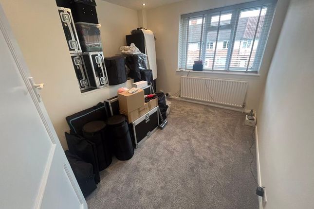 Maisonette for sale in Shadwell Drive, Northolt
