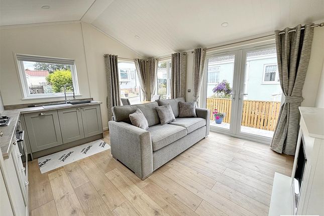 6, Central Avenue, Exeter photo 3