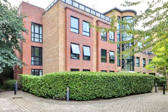 2-bed flat on Flat 7 Devonshire Court, 19, Manor Gardens, London, £500,000
