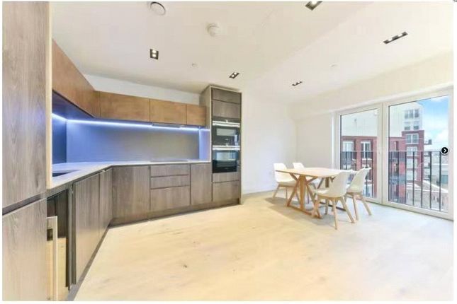 2-bed flat on 23, Keybridge House, 7 Exchange Gardens, £900,000