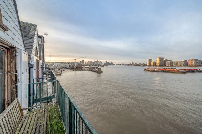 4 Vaizeys Wharf,, Riverside, London photo 4