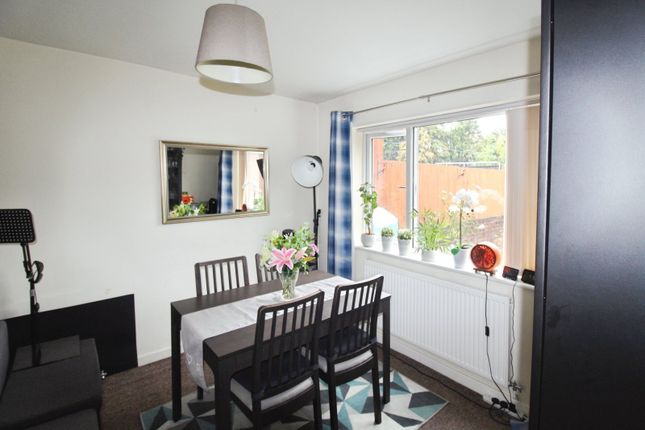 5, Hadlow Croft, Birmingham photo 3