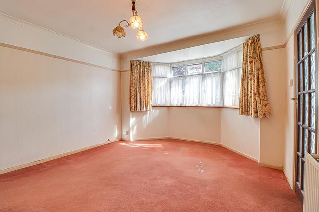 53, Queen Annes Drive, Westcliff-on-Sea photo 3
