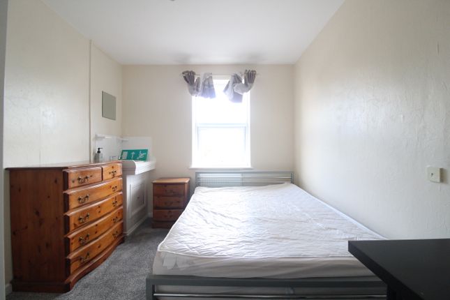 Terraced house to rent in Humber Road, Beeston, Nottingham