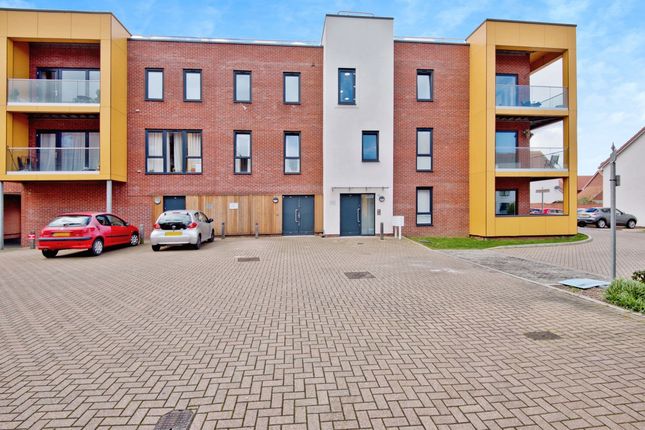 Thumbnail Flat for sale in Cole Avenue, Southend-On-Sea