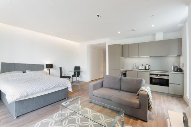 Studio to rent in Cashmere House, Leman Street, Aldgate, London