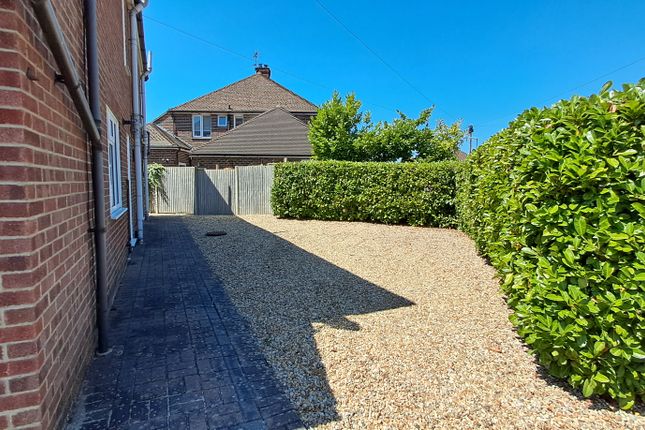 29, Stockbridge Gardens, Donnington, Chichester, Stockbridge Gardens, Donnington, Chichester, Chichester photo 2