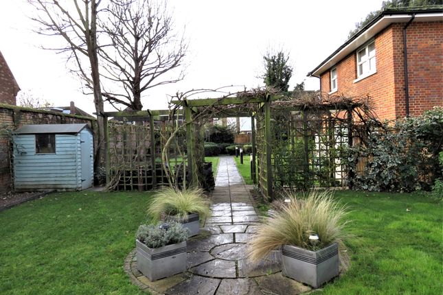 10, BALDOCK photo 2