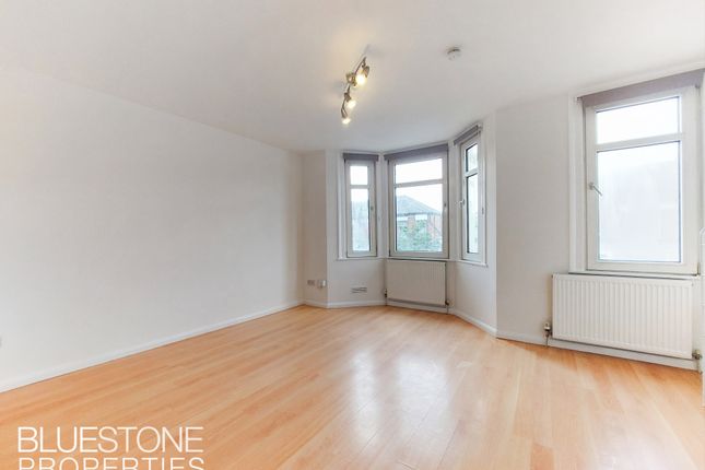 Thumbnail Studio to rent in Earlsfield Road, London