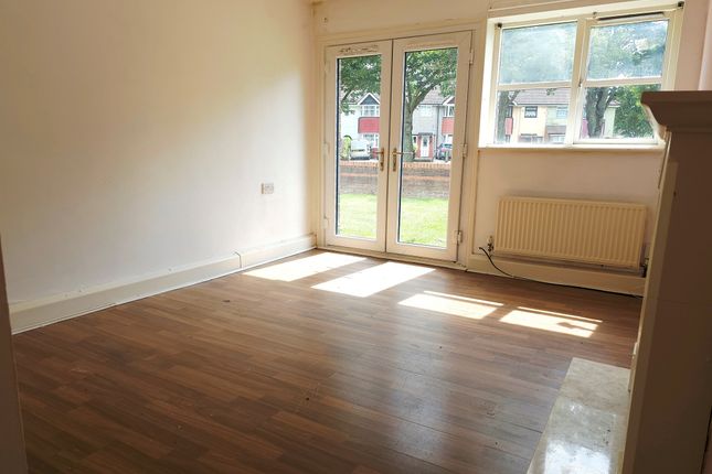 1, Levisham Close, Hull photo 2