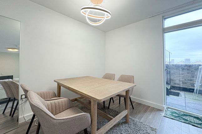85, Villiers Gardens, London photo 3