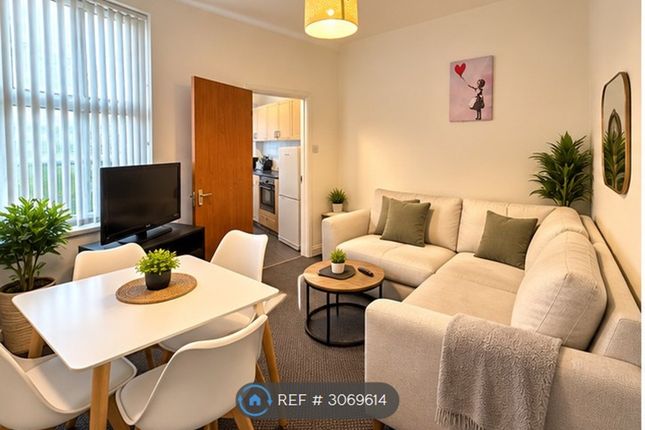4-bed terraced on Nottingham, £2,300/mo
