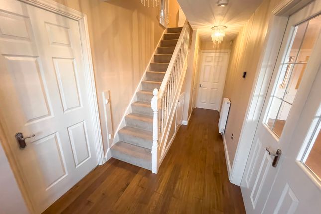34, White Rose Avenue, Mansfield photo 2