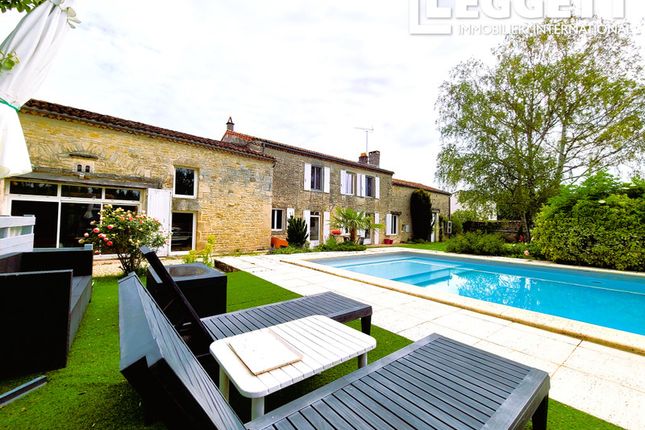 Villa for sale in Charmé, Charente, Nouvelle-Aquitaine