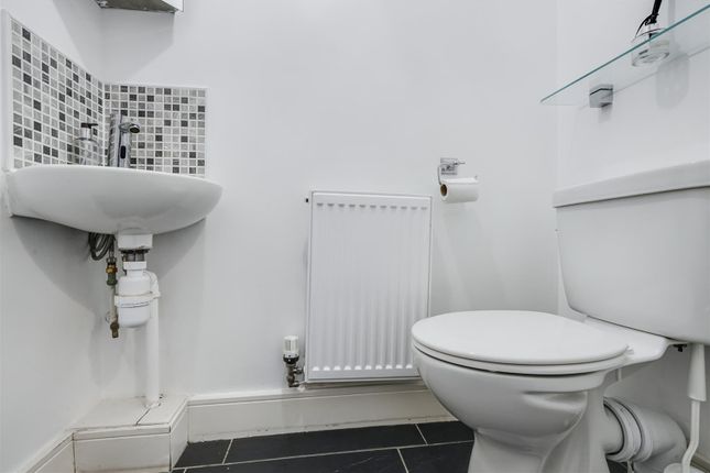 66, Cheal Close, Derbyshire photo 4