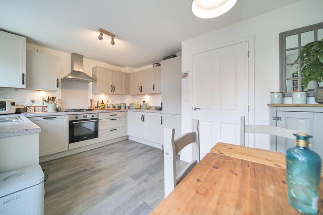 20, Basil Drive, Melksham photo 2