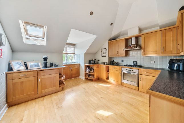 Flat 7, Blakes Court, Money Hill Road, Rickmansworth photo 4