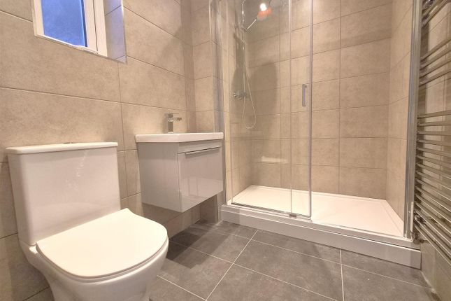 Flat 3, 373, Bexley Road, Erith photo 3